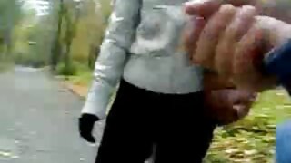 Czarna dziewczyna darmowe filmiki z mamuskami z gładką szczeliną cieszy się ogromnym białym kutasem