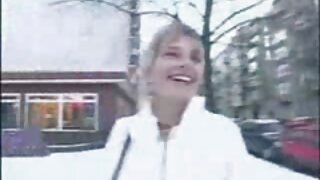Niebieskooka Elle Rose uprawia mamuśki darmowe filmiki intensywny seks analny